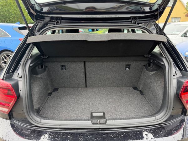 Volkswagen Polo High Spec 389942202