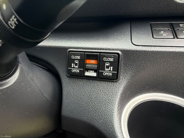 Toyota Sienta 1.5 Hybrid Auto Powersliding Doors 389959136
