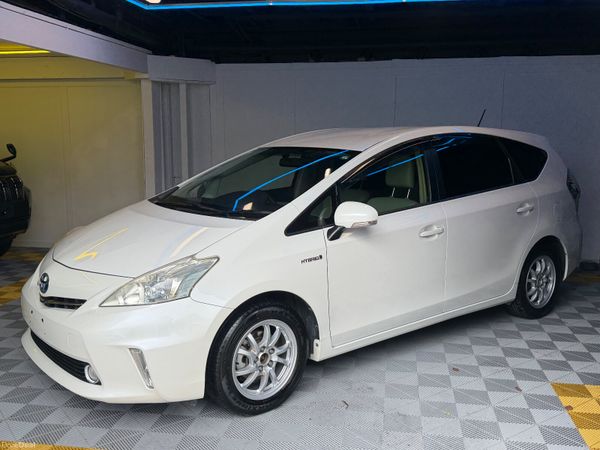 Toyota Prius Alpha Hybrid Low km 389962740
