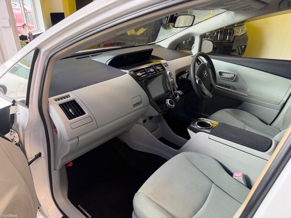 Toyota Prius Alpha Hybrid Low km 389962748