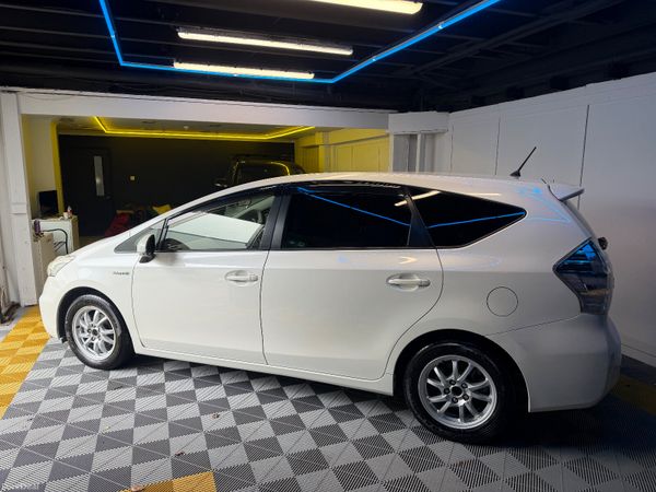 Toyota Prius Alpha Hybrid Low km 389962752