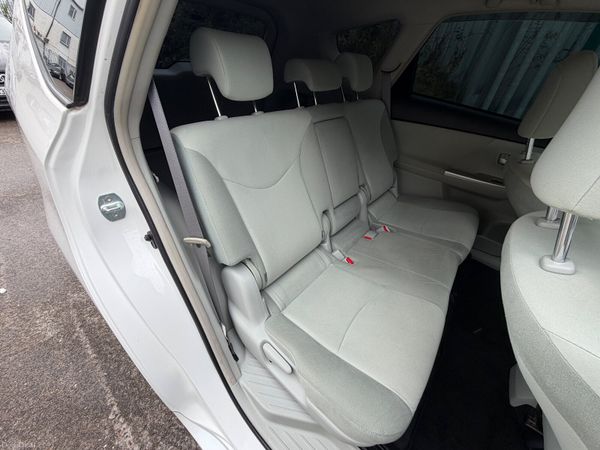 Toyota Prius Alpha Hybrid Low km 389962758