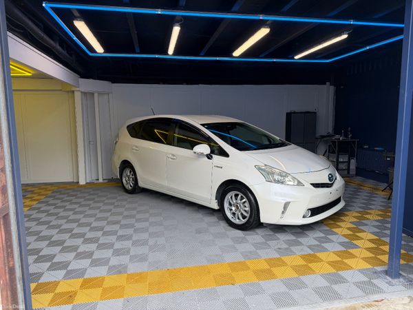 Toyota Prius Alpha Hybrid Low km 389962726