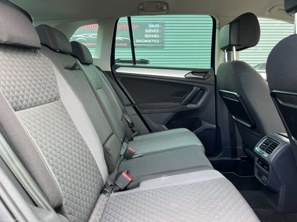2016 (162) Volkswagen Tiguan SE 2.0 TDI BMT - Auto 389973018