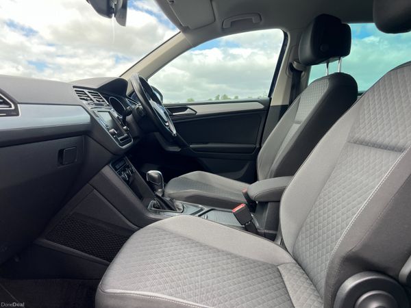 2016 (162) Volkswagen Tiguan SE 2.0 TDI BMT - Auto 389973022