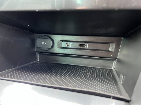 2016 (162) Volkswagen Tiguan SE 2.0 TDI BMT - Auto 389973032