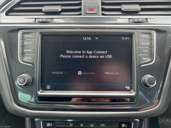 2016 (162) Volkswagen Tiguan SE 2.0 TDI BMT - Auto 389973038