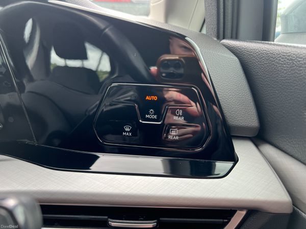 2022 Volkswagen Golf Life 2.0 TDI 389973344
