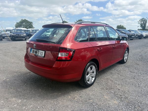 Skoda Fabia 389982372