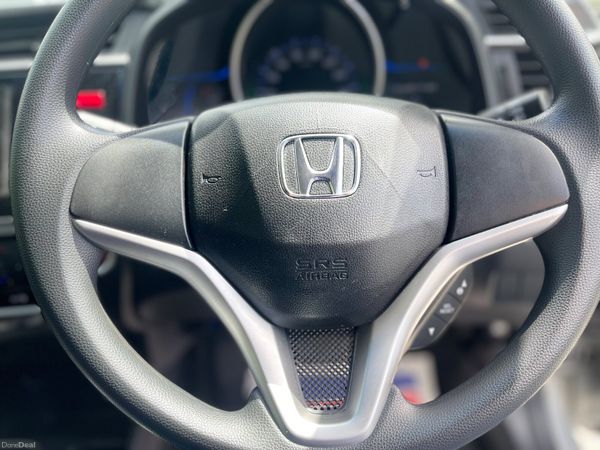 151 Honda Fit Hybrid | Reverse Camera 389987276
