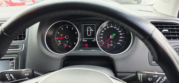 Volkswagen Polo 2016 | Automatic | 1.2 L Patrol 389933624