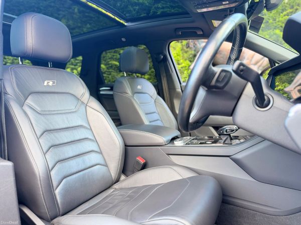 Volkswagen Touareg R Line 3.0 TDI V6 2 Seats 390040102