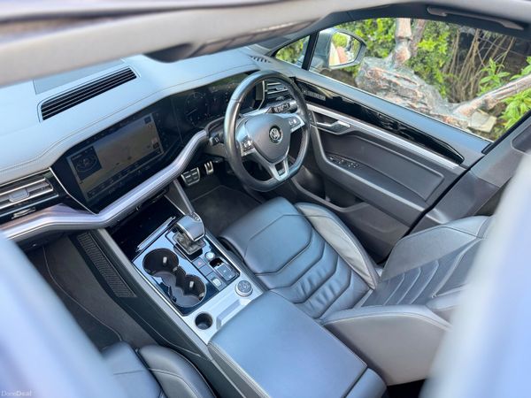 Volkswagen Touareg R Line 3.0 TDI V6 2 Seats 390040108
