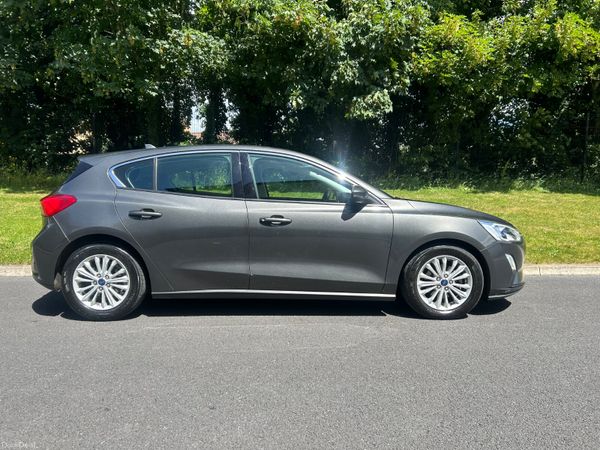 Ford Focus 2019(NCT 09/28 TAX 02/27) 390017422