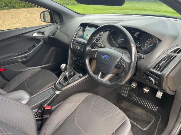 Ford Focus 2017 ST Line Diesel 390019584