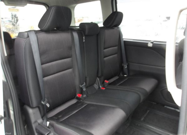 2017 Nissan Serena 2.0 S-Hybrid LOW KMS 8 SEATS 390021706