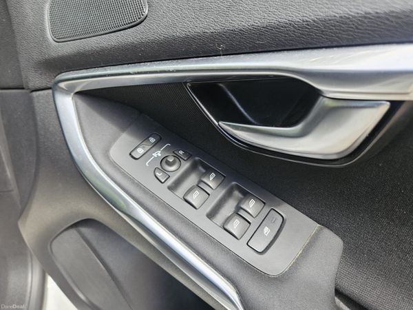 VOLVO V40 D4 2.0 DIESEL D4 AUTO NEW NCT 390022018