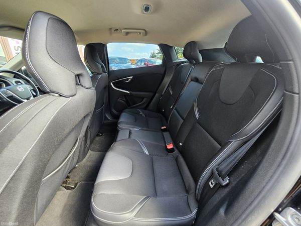 VOLVO V40 D4 AUTO DIESEL NEW NCT 390027268