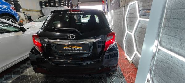 152 Toyota Yaris/ Vitz 1.3 Petrol Automatic 390198560