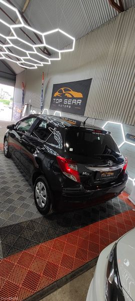 152 Toyota Yaris/ Vitz 1.3 Petrol Automatic 390198588