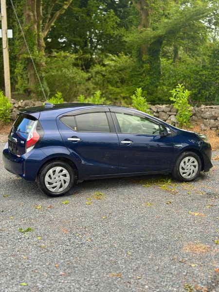 2019 Toyota Aqua Hybrid | 85,000 KM | Auto 390109484