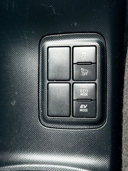 2019 Toyota Aqua Hybrid | 85,000 KM | Auto 390109566