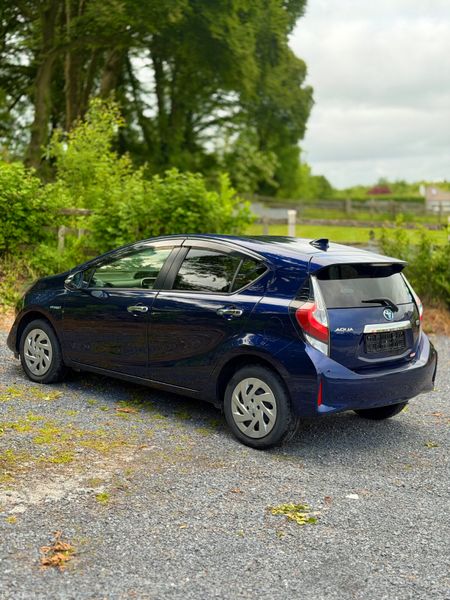 2018 Toyota Aqua Hybrid | ONLY 25,000 KM | AUTO 390110238