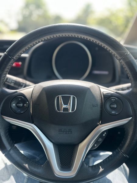 2017 Honda Fit 1.5 Hybrid – Full Option 390130318