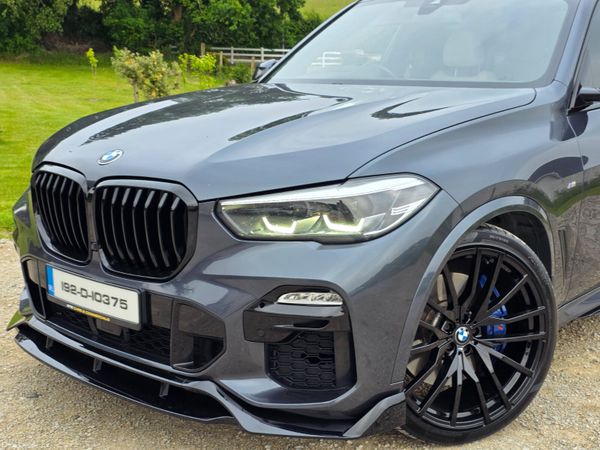BMW X5 2019 390254566