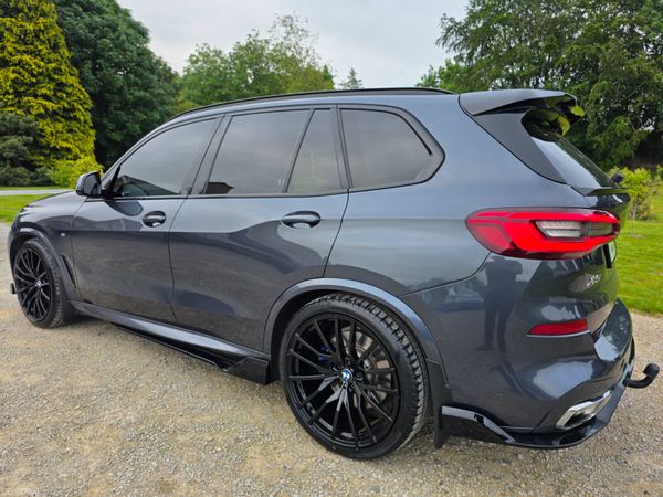 BMW X5 2019 390254572