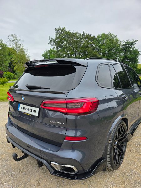BMW X5 2019 390254584
