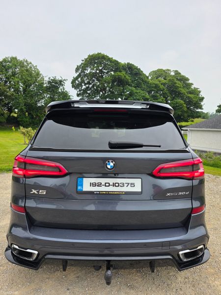 BMW X5 2019 390254586