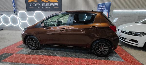 142 Toyota Yaris/ Vitz 1.3 Petrol Automatic 390256270