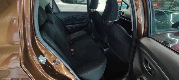 142 Toyota Yaris/ Vitz 1.3 Petrol Automatic 390256276