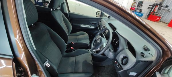 142 Toyota Yaris/ Vitz 1.3 Petrol Automatic 390256278