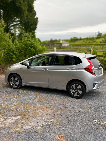Honda Fit 2015 | 1.5 Hybrid | Automatic 390293474