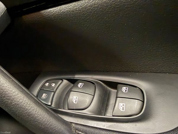 202 Nissan Qashqai 1.3 SE * V LOW KLMS * 390297688