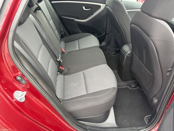Hyundai i30 Deluxe 1.6 Diesel 390342012
