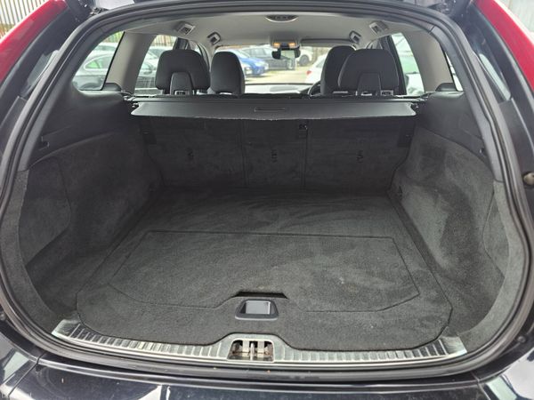 VOLVO XC60 // LOW MILEAGE // 04/27 NCT 390354468