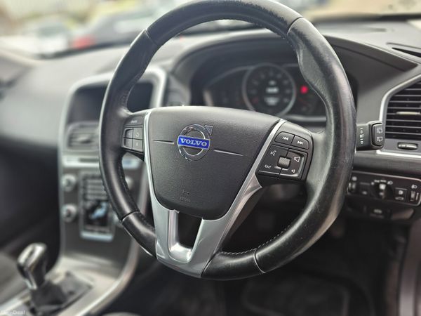 VOLVO XC60 // LOW MILEAGE // 04/27 NCT 390354480
