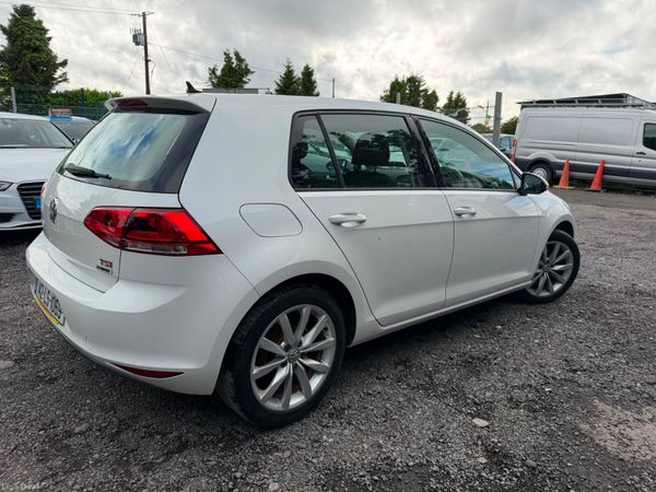 Volkswagen Golf 2014 390359556