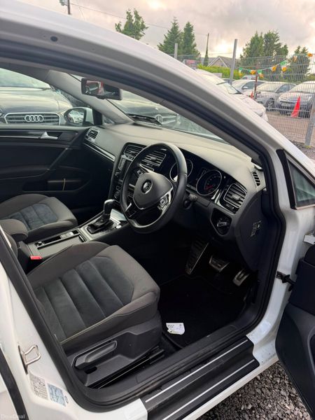 Volkswagen Golf 2014 390359560
