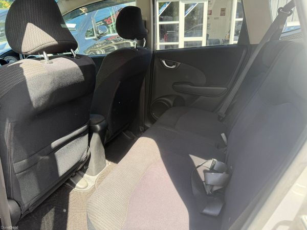 2011 Honda Fit HYBRID 1.3 390378140