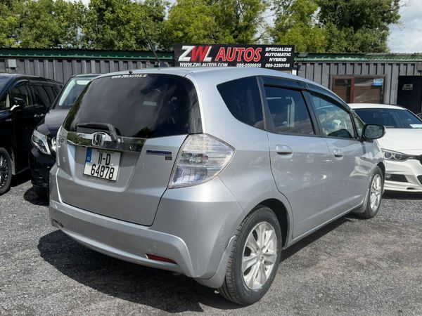 2011 Honda Fit HYBRID 1.3 390378138