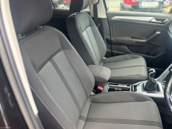 Volkswagen T-Roc Life 390396788