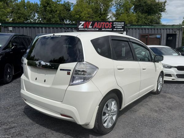 10 HONDA FIT HYBRID 1.3 390398588