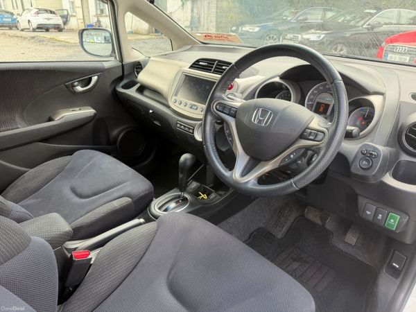11 HONDA FIT HYBRID 1.3 HEATER SEATS 390398700