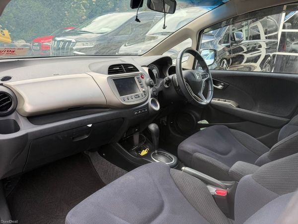 11 HONDA FIT HYBRID 1.3 HEATER SEATS 390398704