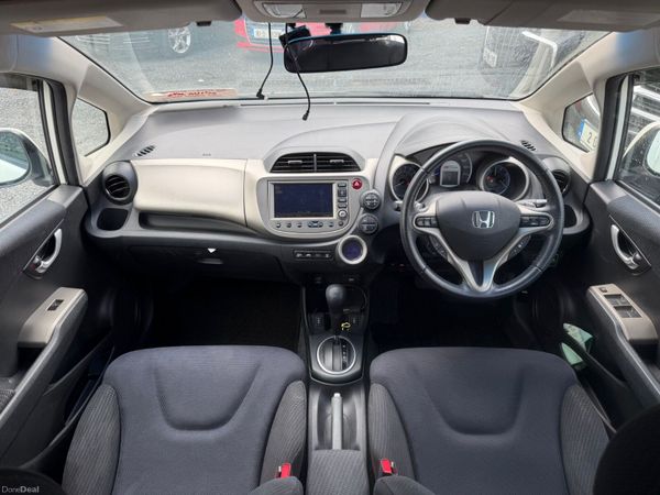 11 HONDA FIT HYBRID 1.3 HEATER SEATS 390398710