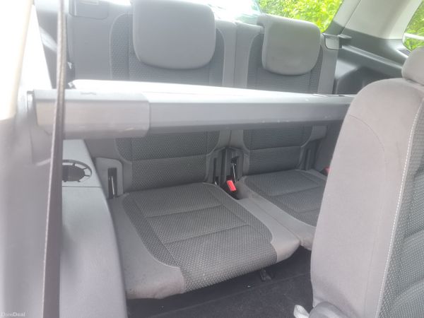 2010 Volkswagen Touran 1.6tdi 7 seater 390302808